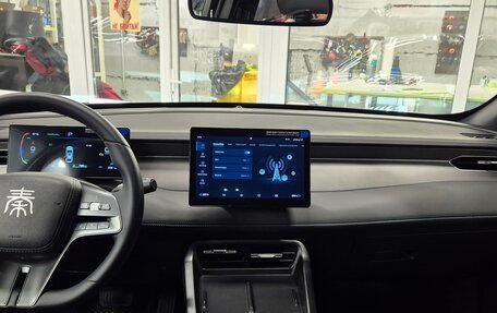 BYD Qin, 2025 год, 2 400 000 рублей, 15 фотография