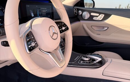 Mercedes-Benz E-Класс, 2019 год, 4 100 000 рублей, 5 фотография