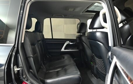 Toyota Land Cruiser 200, 2015 год, 4 950 000 рублей, 21 фотография