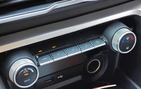 Geely Coolray I, 2022 год, 1 105 000 рублей, 21 фотография