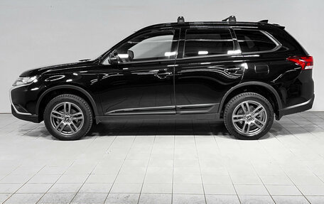 Mitsubishi Outlander III рестайлинг 3, 2021 год, 2 699 000 рублей, 8 фотография