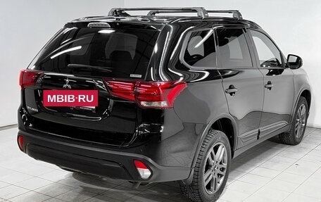 Mitsubishi Outlander III рестайлинг 3, 2021 год, 2 699 000 рублей, 5 фотография
