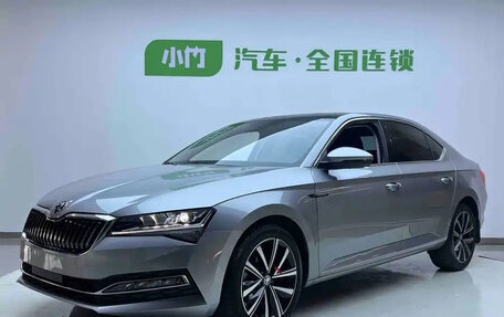 Skoda Superb III рестайлинг, 2022 год, 1 500 000 рублей, 1 фотография