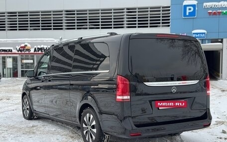 Mercedes-Benz V-Класс, 2022 год, 13 000 000 рублей, 3 фотография