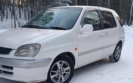 Toyota Raum I, 2000 год, 365 000 рублей, 4 фотография