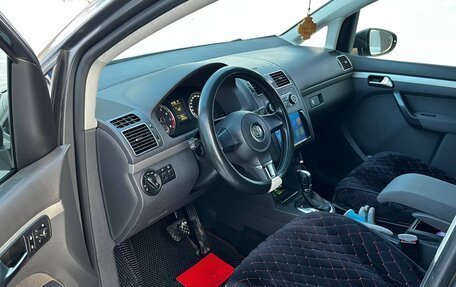 Volkswagen Touran III, 2011 год, 997 000 рублей, 5 фотография