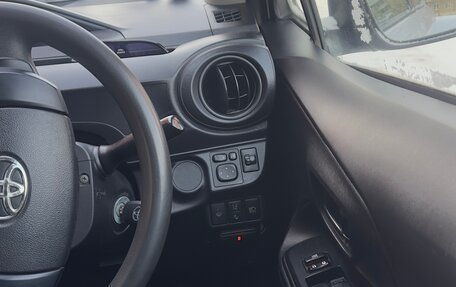 Toyota Aqua I, 2016 год, 900 000 рублей, 8 фотография