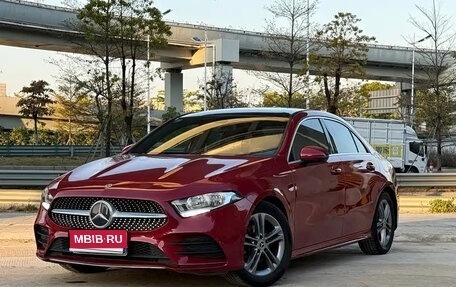 Mercedes-Benz A-Класс, 2021 год, 1 600 000 рублей, 1 фотография