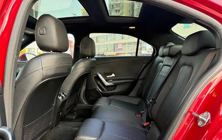 Mercedes-Benz A-Класс, 2021 год, 1 600 000 рублей, 11 фотография