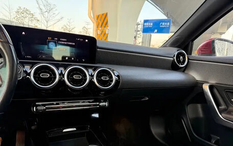 Mercedes-Benz A-Класс, 2021 год, 1 600 000 рублей, 7 фотография