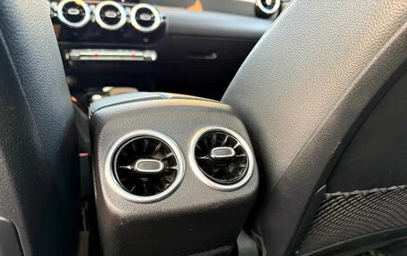 Mercedes-Benz A-Класс, 2021 год, 1 600 000 рублей, 12 фотография