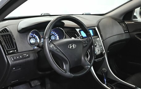 Hyundai Sonata VI, 2010 год, 1 230 000 рублей, 15 фотография