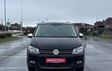 Volkswagen Sharan II, 2013 год, 1 550 000 рублей, 1 фотография