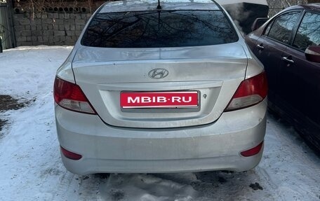 Hyundai Solaris II рестайлинг, 2013 год, 320 000 рублей, 1 фотография