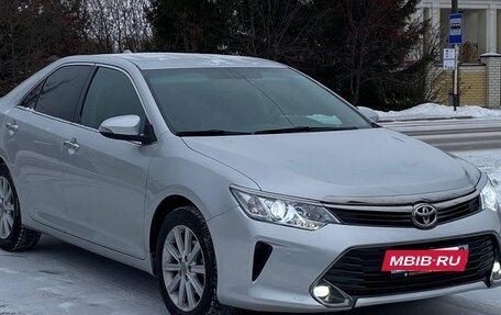 Toyota Camry, 2015 год, 1 790 000 рублей, 2 фотография