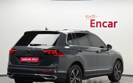 Volkswagen Tiguan II, 2022 год, 3 500 548 рублей, 2 фотография