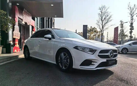 Mercedes-Benz A-Класс, 2021 год, 1 600 000 рублей, 3 фотография