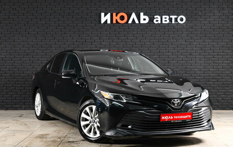 Toyota Camry, 2019 год, 2 000 000 рублей, 3 фотография