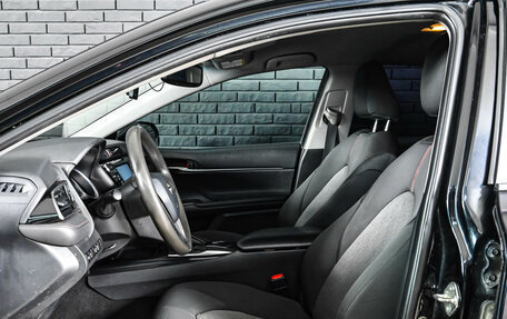 Toyota Camry, 2019 год, 2 000 000 рублей, 9 фотография