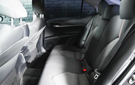 Toyota Camry, 2019 год, 2 000 000 рублей, 11 фотография