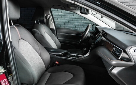 Toyota Camry, 2019 год, 2 000 000 рублей, 12 фотография