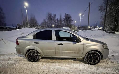 Chevrolet Aveo III, 2010 год, 330 000 рублей, 3 фотография