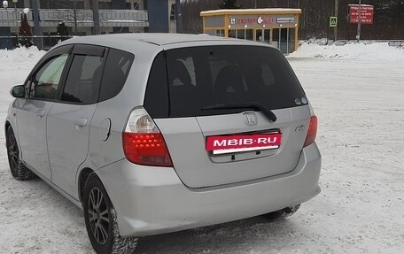 Honda Fit III, 2001 год, 275 000 рублей, 2 фотография