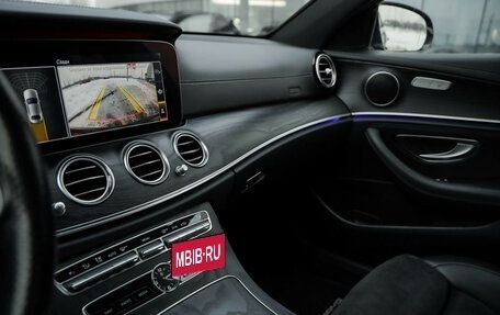 Mercedes-Benz E-Класс, 2019 год, 2 899 000 рублей, 23 фотография