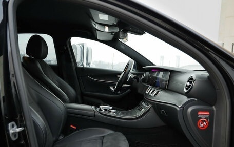 Mercedes-Benz E-Класс, 2019 год, 2 899 000 рублей, 28 фотография