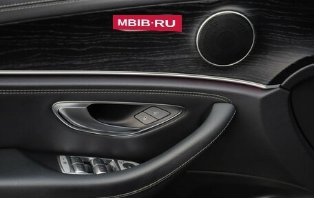 Mercedes-Benz E-Класс, 2019 год, 2 899 000 рублей, 25 фотография