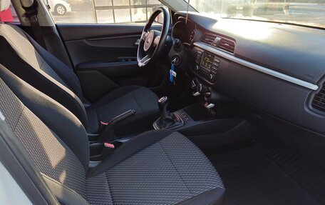 KIA Rio IV, 2018 год, 1 270 000 рублей, 10 фотография