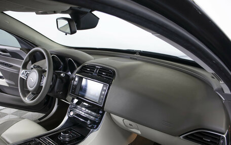 Jaguar XE I рестайлинг, 2017 год, 1 765 000 рублей, 9 фотография