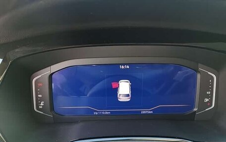 Volkswagen Touran III, 2023 год, 3 000 000 рублей, 12 фотография