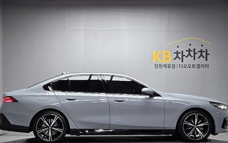 BMW 5 серия, 2025 год, 9 430 000 рублей, 7 фотография