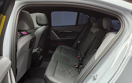 BMW 5 серия, 2025 год, 9 430 000 рублей, 14 фотография