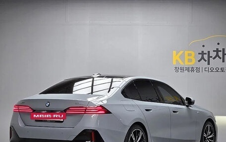 BMW 5 серия, 2025 год, 9 430 000 рублей, 2 фотография