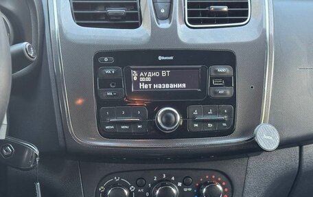 Renault Logan II, 2019 год, 960 000 рублей, 10 фотография