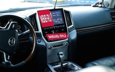 Toyota Land Cruiser 200, 2016 год, 6 300 000 рублей, 10 фотография