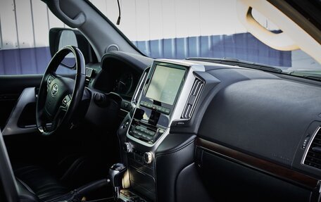 Toyota Land Cruiser 200, 2016 год, 6 300 000 рублей, 27 фотография