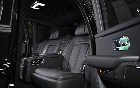 Rolls-Royce Cullinan, 2025 год, 86 000 000 рублей, 13 фотография