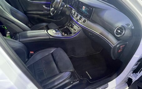 Mercedes-Benz E-Класс, 2021 год, 4 990 000 рублей, 9 фотография