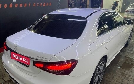 Mercedes-Benz E-Класс, 2021 год, 4 990 000 рублей, 8 фотография