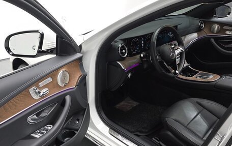 Mercedes-Benz E-Класс, 2022 год, 5 260 000 рублей, 4 фотография