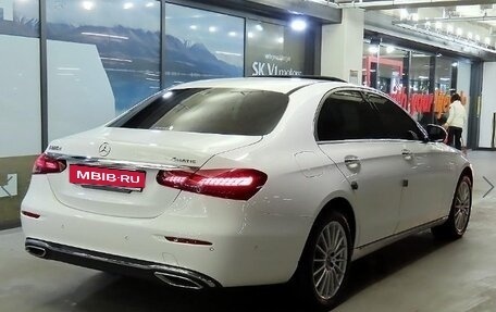 Mercedes-Benz E-Класс, 2022 год, 5 260 000 рублей, 3 фотография