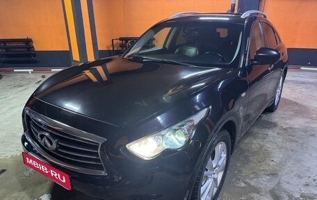 Infiniti FX II, 2012 год, 1 890 000 рублей, 1 фотография