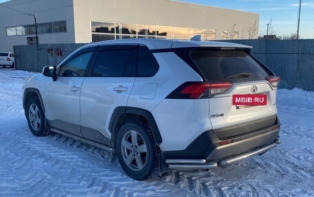 Toyota RAV4, 2020 год, 3 350 000 рублей, 7 фотография