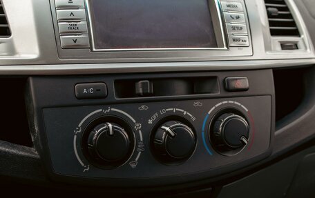 Toyota Hilux VII, 2012 год, 1 595 000 рублей, 15 фотография