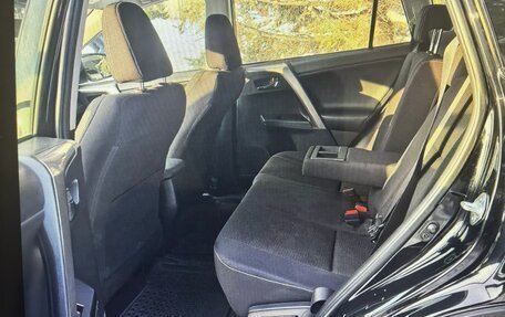 Toyota RAV4, 2017 год, 2 390 000 рублей, 5 фотография