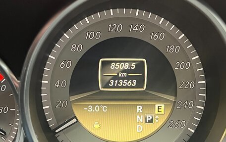 Mercedes-Benz CLS, 2012 год, 1 600 000 рублей, 11 фотография