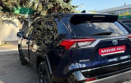 Toyota RAV4, 2021 год, 4 700 000 рублей, 3 фотография